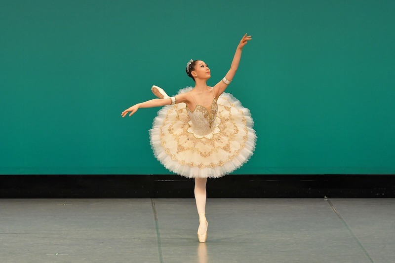 第1位 藤岡 舞 ライモンダより夢の場のVa Ecole de Ballet Tio